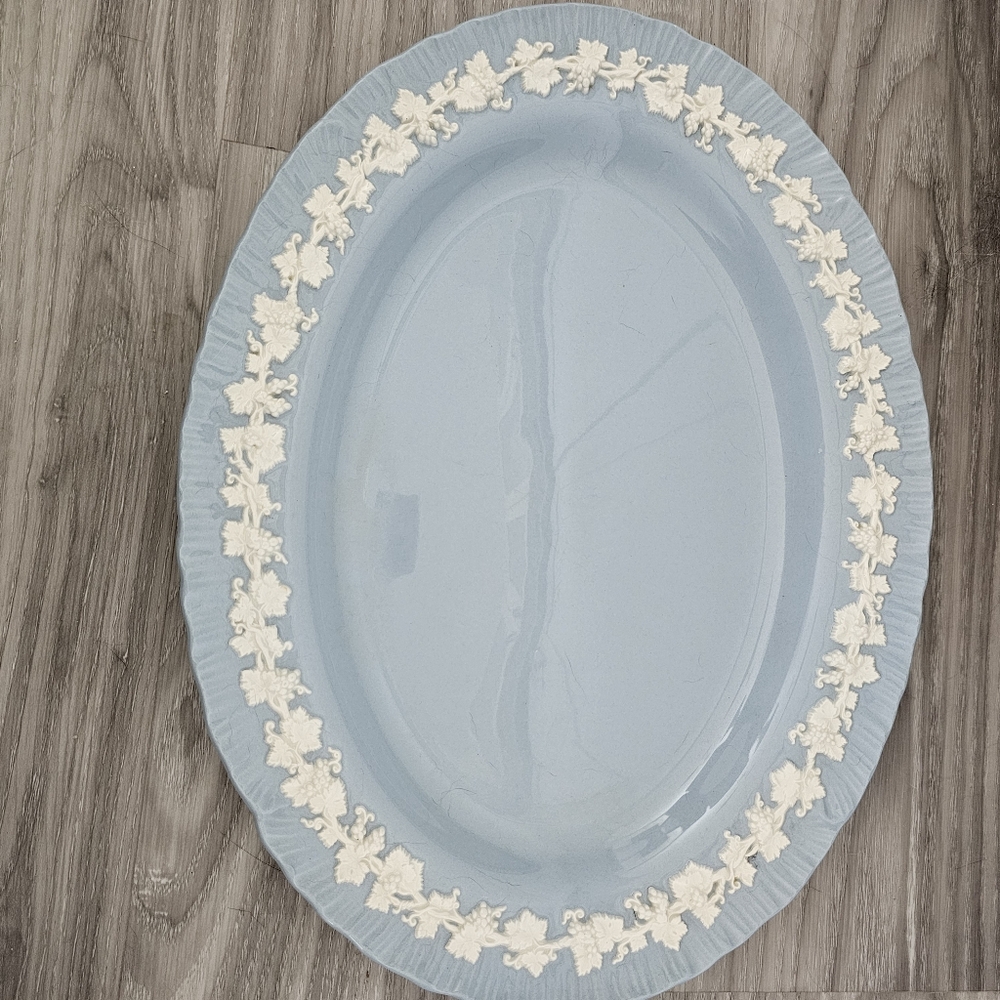Wedgewood Queensware 1960s vintage platter 14"x 11" Excellent condition. Scallop